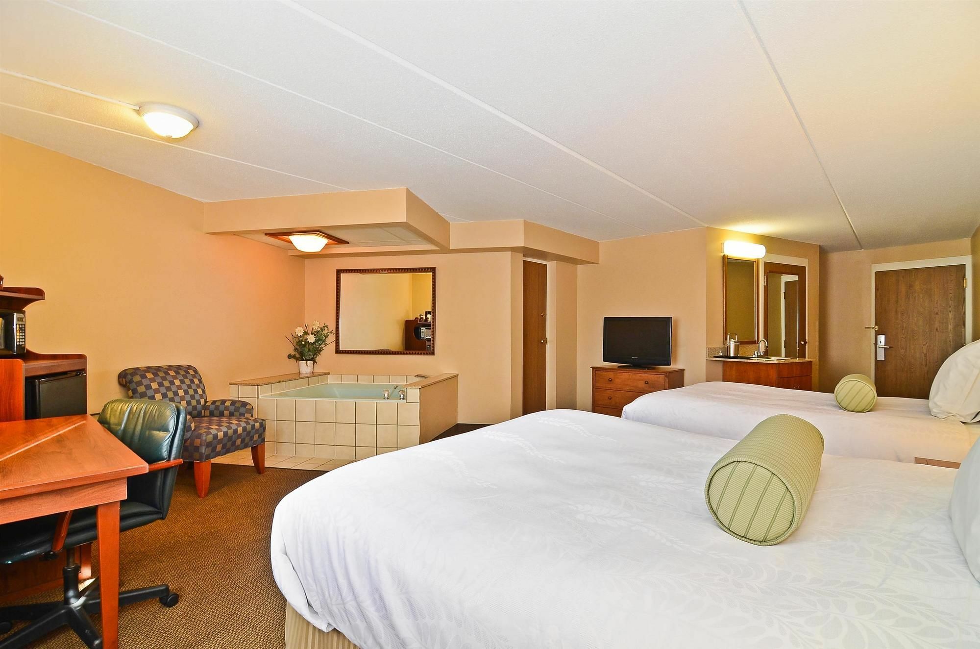 Surestay Plus Hotel By Best Western Black River Falls Eksteriør billede